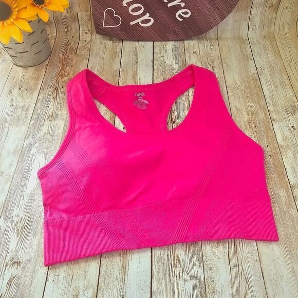 Sports bra - Picture 1 of 3